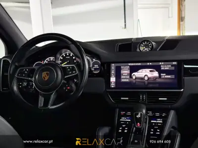 Porsche Cayenne 2018 - 53990 EUR, 150300 km - AUTO.MOTO.pt - 150300km - foto 13 de 28