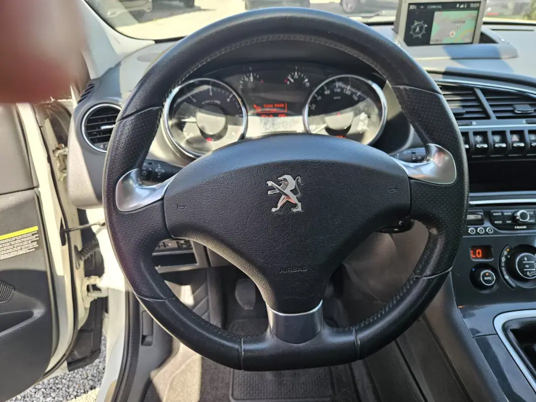 Peugeot 3008 2016 - 13550 EUR, 128500 km - 128500km - foto 20 de 38