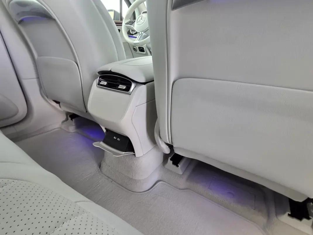 Mercedes-Benz EQE 2025 - 58990 EUR, 8906 km - AUTO.MOTO.pt - 8906km - foto 36 de 46