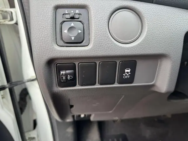 Mitsubishi L200 2019 - 27900 EUR, 174579 km - AUTO.MOTO.pt - 174579km - foto 5 de 19