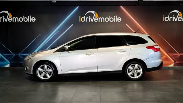 Ford Focus SW 2012 - 7000 EUR, 219147 km - AUTO.MOTO.pt - 219147km - foto 5 de 40
