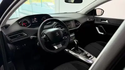 Peugeot 308 SW 2019 - 13990 EUR, 134327 km - AUTO.MOTO.pt - 134327km - foto 19 de 28