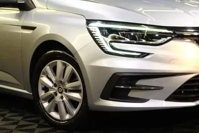 Renault Mégane Sport Tourer 2023 — foto 4 de 25