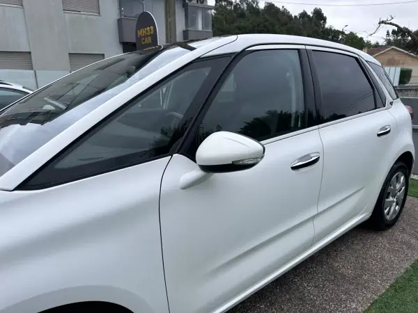 Citroën C4 Picasso 2015 - 9250 EUR, 160000 km - AUTO.MOTO.pt - 160000km - foto 19 de 68