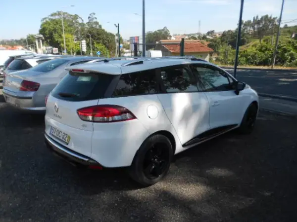 Renault Clio 2013 - 11500 EUR, 137126 km - AUTO.MOTO.pt - 137126km - foto 4 de 13
