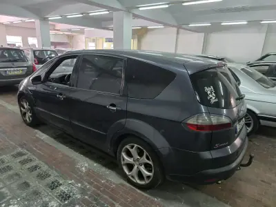 Ford S-Max 2009 - 3000 EUR, 351000 km - AUTO.MOTO.pt - 351000km - foto 4 de 16