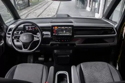 Volkswagen ID.Buzz 2023 - 44500 EUR, 27980 km - AUTO.MOTO.pt - 27980km - foto 31 de 42