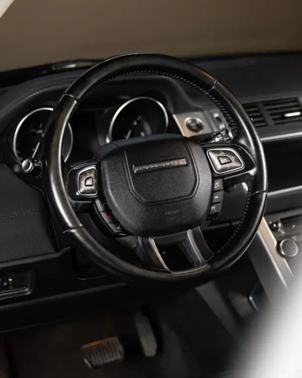 Land Rover Range Rover Evoque 2013 - 18950 EUR, 180000 km - AUTO.MOTO.pt - 180000km - foto 12 de 23