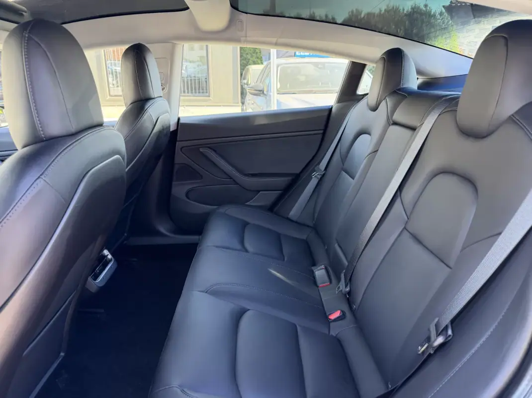 Tesla Model 3 2020 - 29500 EUR, 89581 km - 89581km - foto 22 de 48