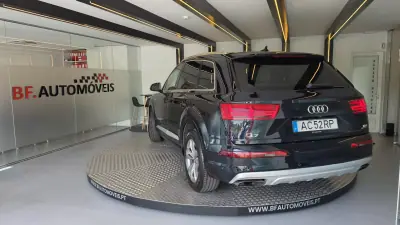 Audi Q7 2015 - 33900 EUR, 144656 km - AUTO.MOTO.pt - 144656km - foto 3 de 67