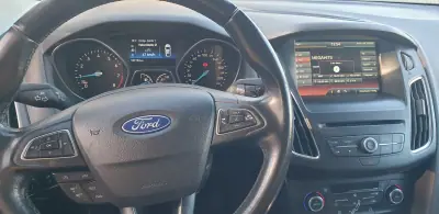 Ford Focus 2015 - 8750 EUR, 162170 km - AUTO.MOTO.pt - 162170km - foto 8 de 13