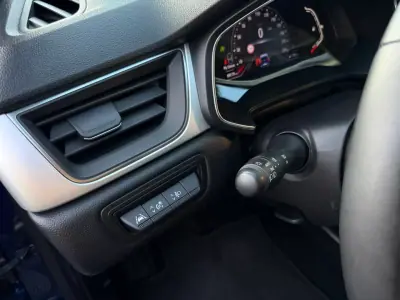 Renault Captur 2022 - 17300 EUR, 89000 km - AUTO.MOTO.pt - 89000km - foto 9 de 14