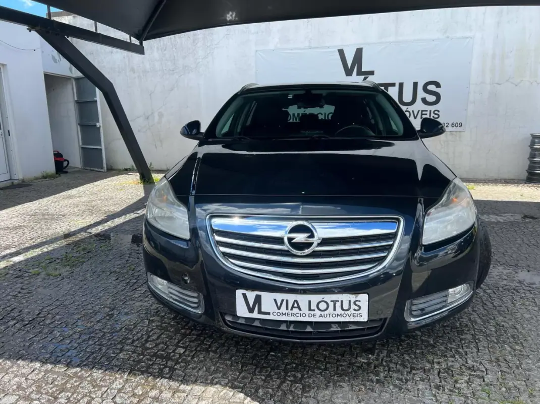Opel Insignia Sports Tourer 2010 - 5500 EUR, 285400 km - AUTO.MOTO.pt - 285400km - foto 9 de 13