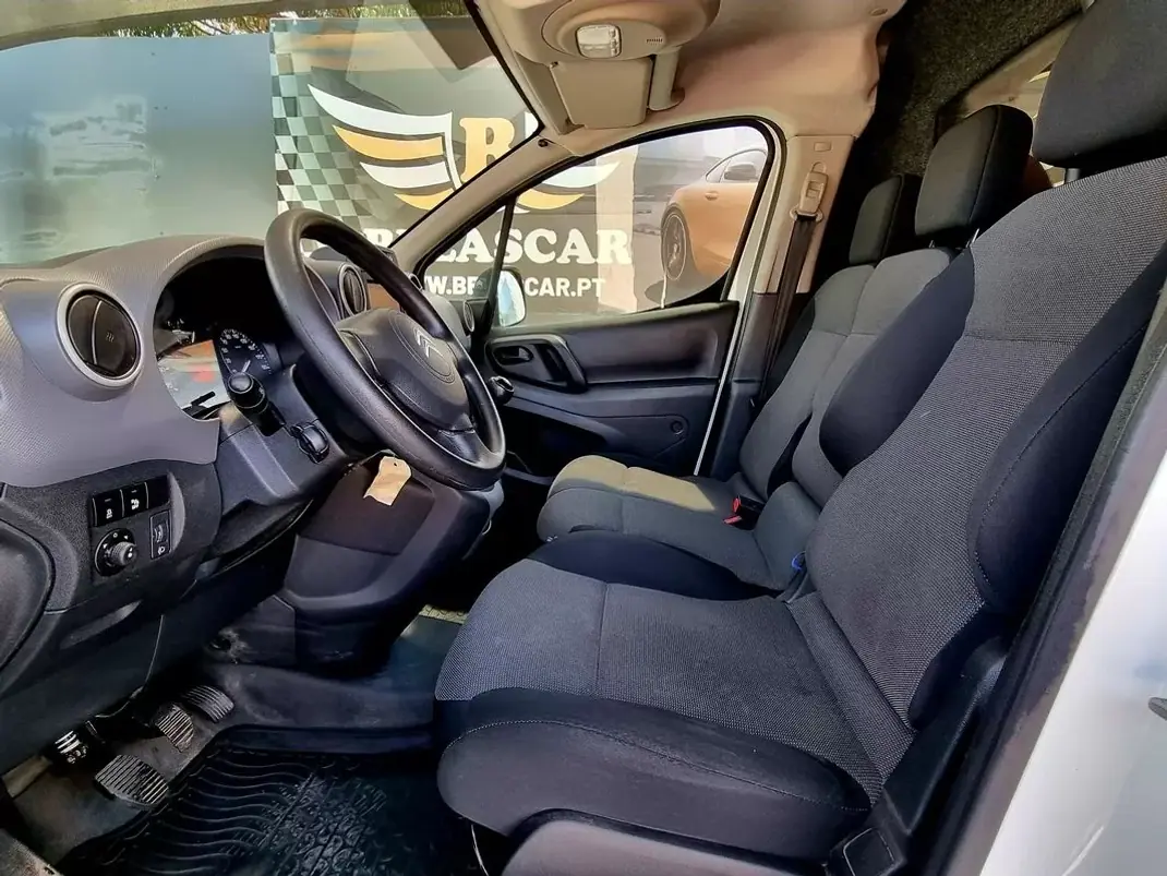 Citroën BERLINGO VAN XL 1.5 BLUE HDI 3 LUGARES 2018 - 9500 EUR, 149000 km - AUTO.MOTO.pt - 149000km - foto 7 de 12