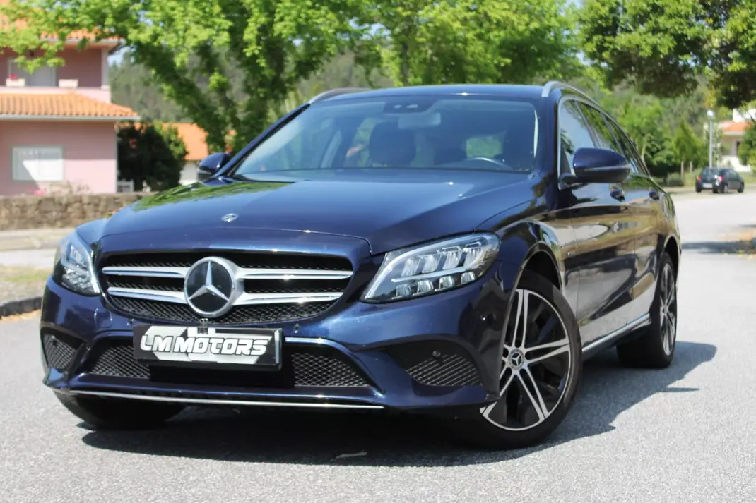 Mercedes-Benz C 300 2020 - 28990 EUR, 128000 km - AUTO.MOTO.pt - 128000km - foto 2 de 36