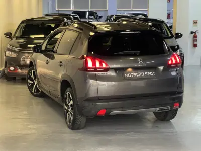 Peugeot 2008 2017 - 10990 EUR, 95000 km - 95000km - foto 3 de 43