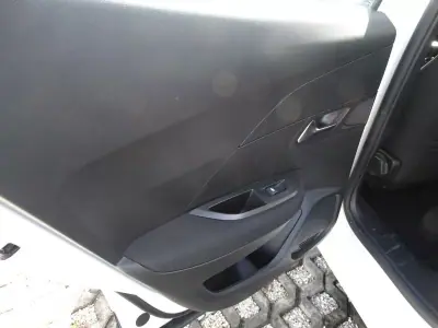 Peugeot 2008 2022 - 17980 EUR, 52419 km - AUTO.MOTO.pt - 52419km - foto 9 de 20
