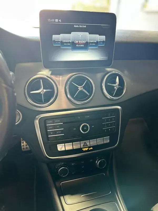Mercedes-Benz CLA 220 2017 - 22500 EUR, 209125 km - AUTO.MOTO.pt - 209125km - foto 23 de 33