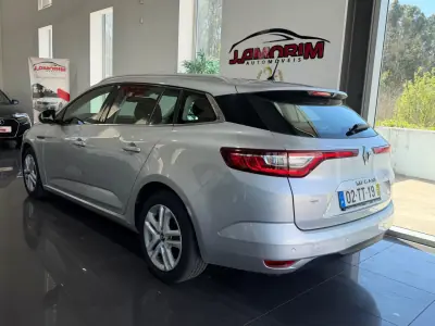 Renault Mégane Sport Tourer 2017 - 9650 EUR, 196121 km - AUTO.MOTO.pt - 196121km - foto 8 de 22
