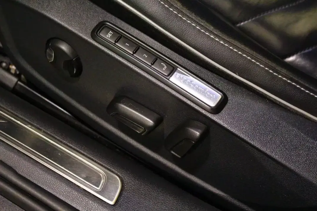 Volkswagen Arteon 2021 - 25400 EUR, 209040 km - AUTO.MOTO.pt - 209040km - foto 28 de 40