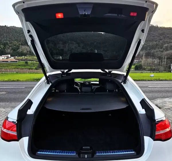 Mercedes-Benz GLC 220 2018 - 44500 EUR, 88000 km - AUTO.MOTO.pt - 88000km - foto 18 de 30