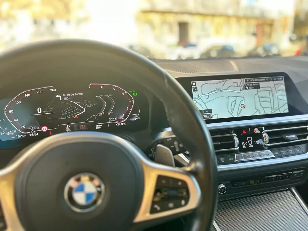 BMW 330 2019 - 30000 EUR, 206305 km - AUTO.MOTO.pt - 206305km - foto 28 de 43