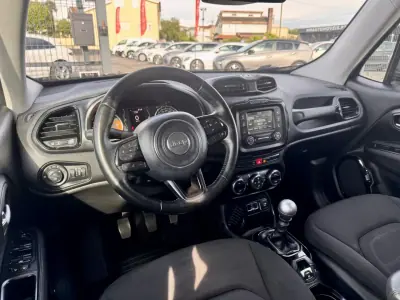 Jeep Renegade 2016 - 15500 EUR, 138000 km - AUTO.MOTO.pt - 138000km - foto 9 de 22