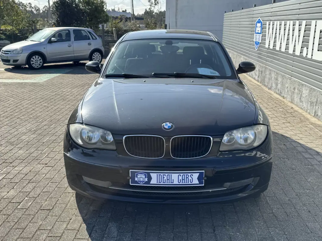 BMW 118 2009 - 9950 EUR, 260000 km - AUTO.MOTO.pt - 260000km - foto 4 de 16
