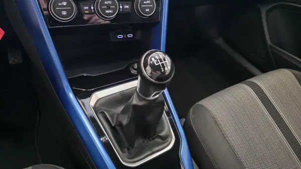 Volkswagen T-Roc Cabrio 2020 - 26900 EUR, 61926 km - AUTO.MOTO.pt - 61926km - foto 45 de 56