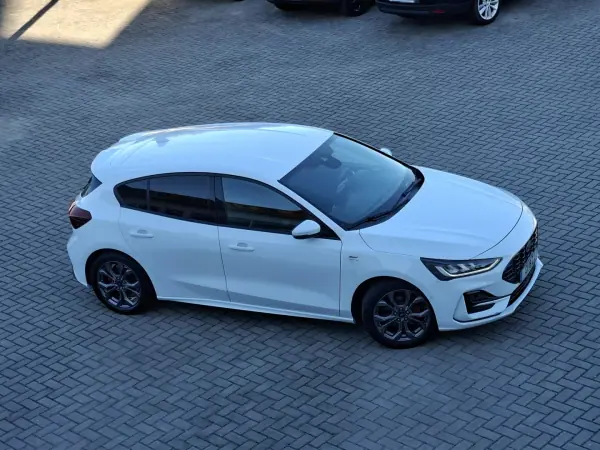 Ford Focus 2022 - 16500 EUR, 97500 km - AUTO.MOTO.pt - 97500km - foto 13 de 37