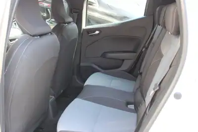 Renault Clio 2024 - 18750 EUR, 1753 km - AUTO.MOTO.pt - 1753km - foto 6 de 22