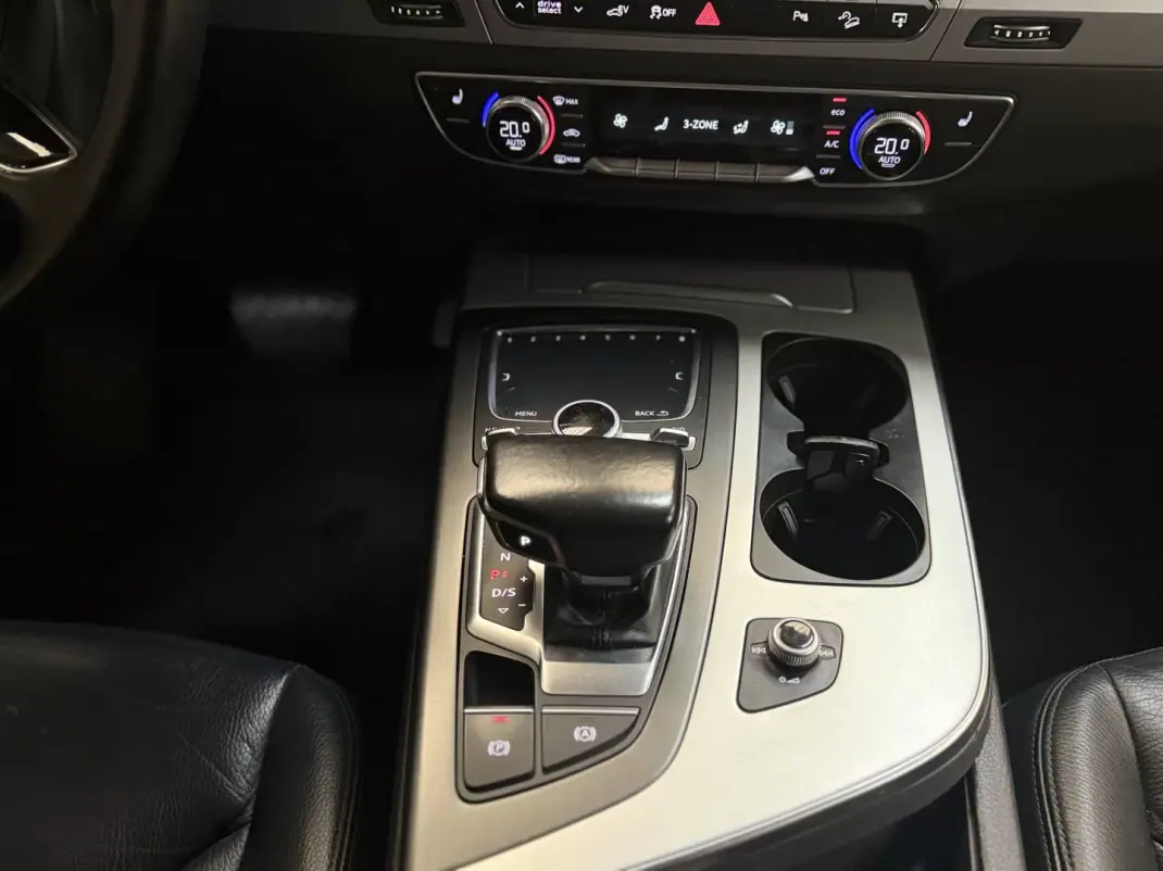 Audi Q7 2016 - 34900 EUR, 240000 km - 240000km - foto 16 de 20