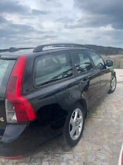 Volvo V50 2010 - 4000 EUR, 450 km - AUTO.MOTO.pt - 450km - foto 7 de 9