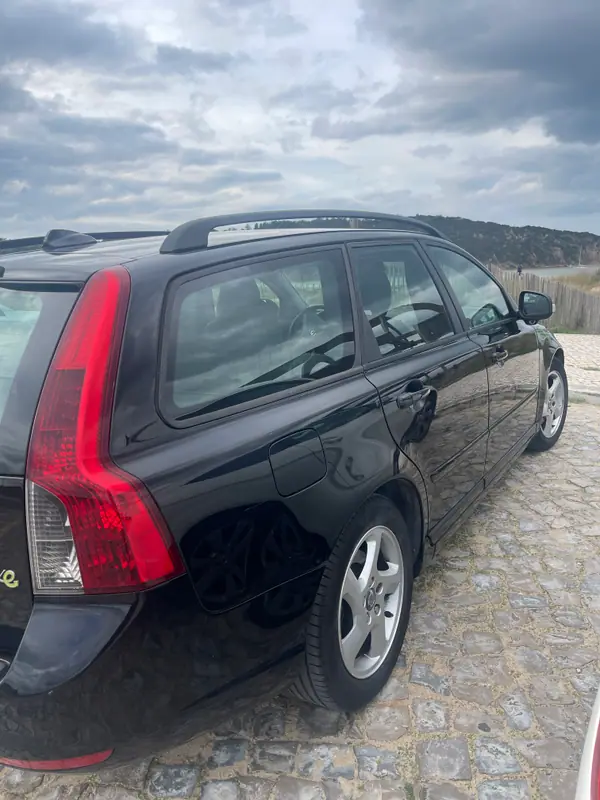 Volvo V50 2010 - 4000 EUR, 450 km - AUTO.MOTO.pt - 450km - foto 7 de 9