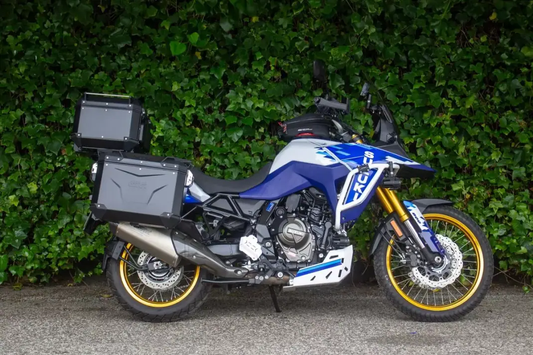 Suzuki DL 2025 - 12900 EUR, 5000 km - AUTO.MOTO.pt - 5000km - foto 4 de 12