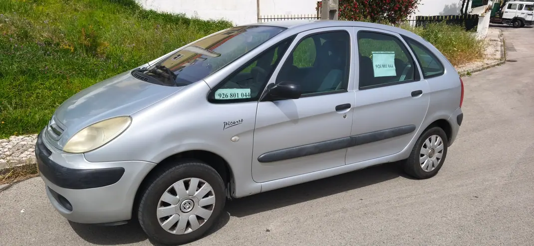 Citroën Xsara Picasso 2004 - 2550 EUR, 200650 km - AUTO.MOTO.pt - 200650km - foto 4 de 11