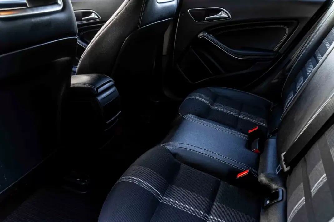 Mercedes-Benz CLA 180 2019 - 22990 EUR, 188150 km - AUTO.MOTO.pt - 188150km - foto 20 de 35