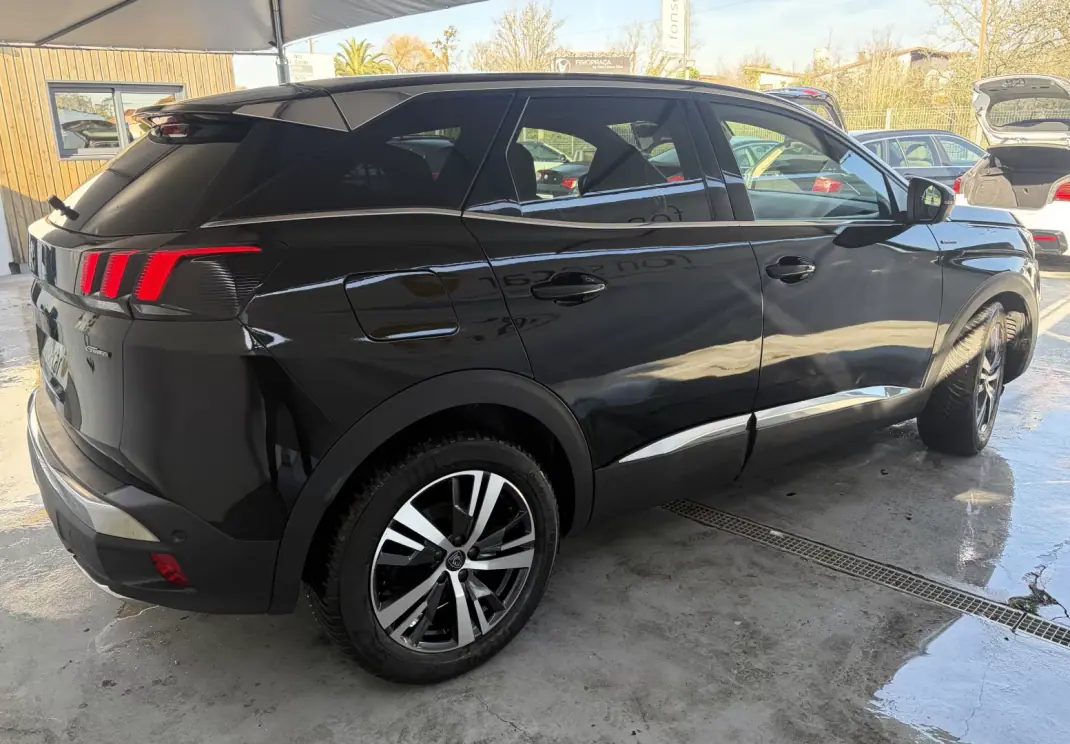 Peugeot 3008 2019 - 17990 EUR, 104352 km - AUTO.MOTO.pt - 104352km - foto 5 de 12