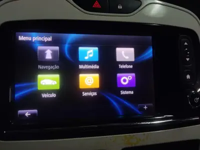 Renault Zoe 2019 - 10950 EUR, 82000 km - AUTO.MOTO.pt - 82000km - foto 10 de 18