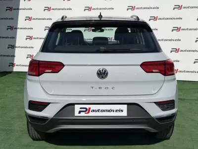 Volkswagen T-Roc 2018 - 16990 EUR, 108000 km - AUTO.MOTO.pt - 108000km - foto 10 de 11