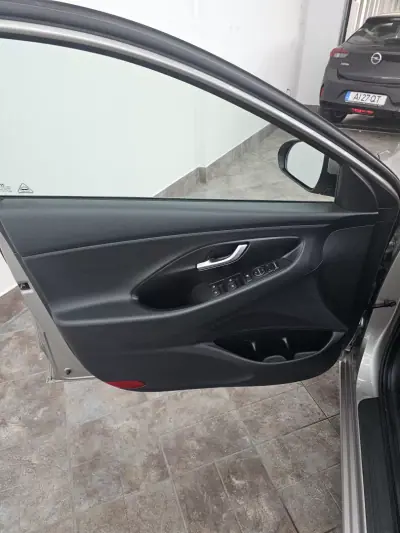 Hyundai i30 2019 - 14900 EUR, 43264 km - AUTO.MOTO.pt - 43264km - foto 27 de 33