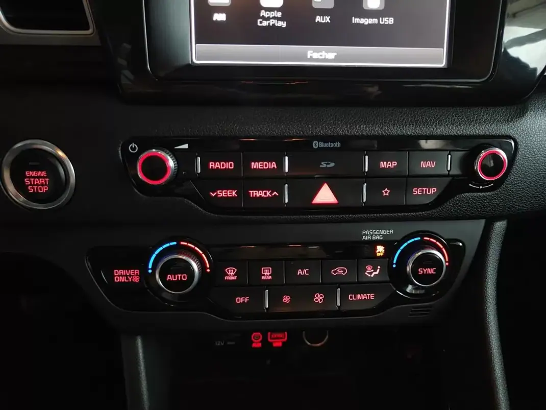 Kia Niro 2019 - 17250 EUR, 51300 km - AUTO.MOTO.pt - 51300km - foto 28 de 34