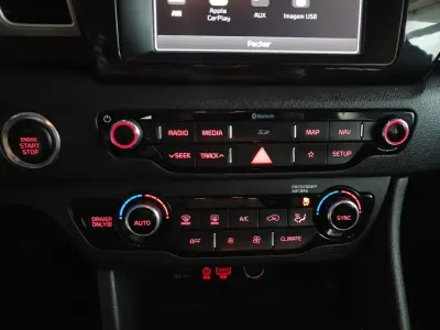 Kia Niro 2019 - 17250 EUR, 51300 km - AUTO.MOTO.pt - 51300km - foto 28 de 34