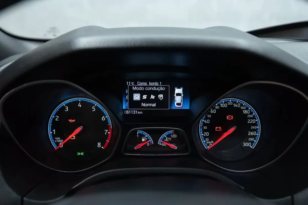 Ford Focus 2016 - 42950 EUR, 61000 km - AUTO.MOTO.pt - 61000km - foto 43 de 49