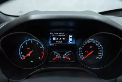 Ford Focus 2016 - 42950 EUR, 61000 km - AUTO.MOTO.pt - 61000km - foto 43 de 49