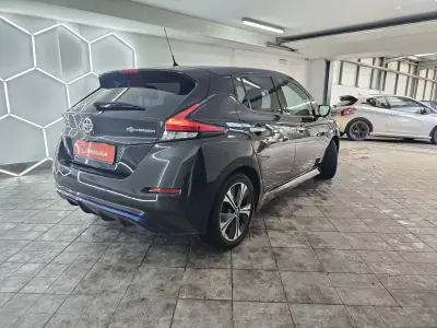 Nissan Leaf 2019 - 19500 EUR, 25097 km - AUTO.MOTO.pt - 25097km - foto 17 de 41