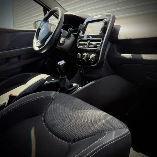 Renault Clio 2017 - 9900 EUR, 145000 km - AUTO.MOTO.pt - 145000km - foto 12 de 12