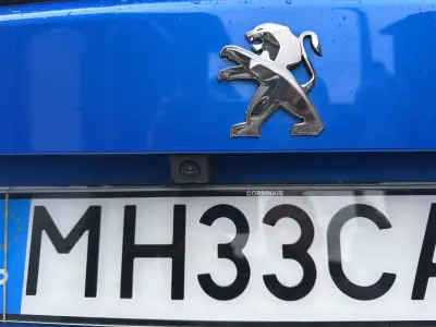 Peugeot 2008 2021 - 14900 EUR, 159000 km - AUTO.MOTO.pt - 159000km - foto 11 de 31