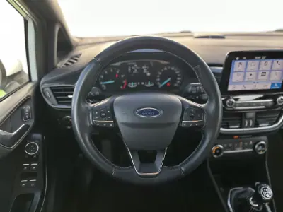 Ford Fiesta 2018 - 11990 EUR, 138000 km - AUTO.MOTO.pt - 138000km - foto 23 de 48