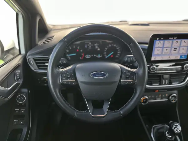 Ford Fiesta 2018 - 11990 EUR, 138000 km - AUTO.MOTO.pt - 138000km - foto 23 de 48